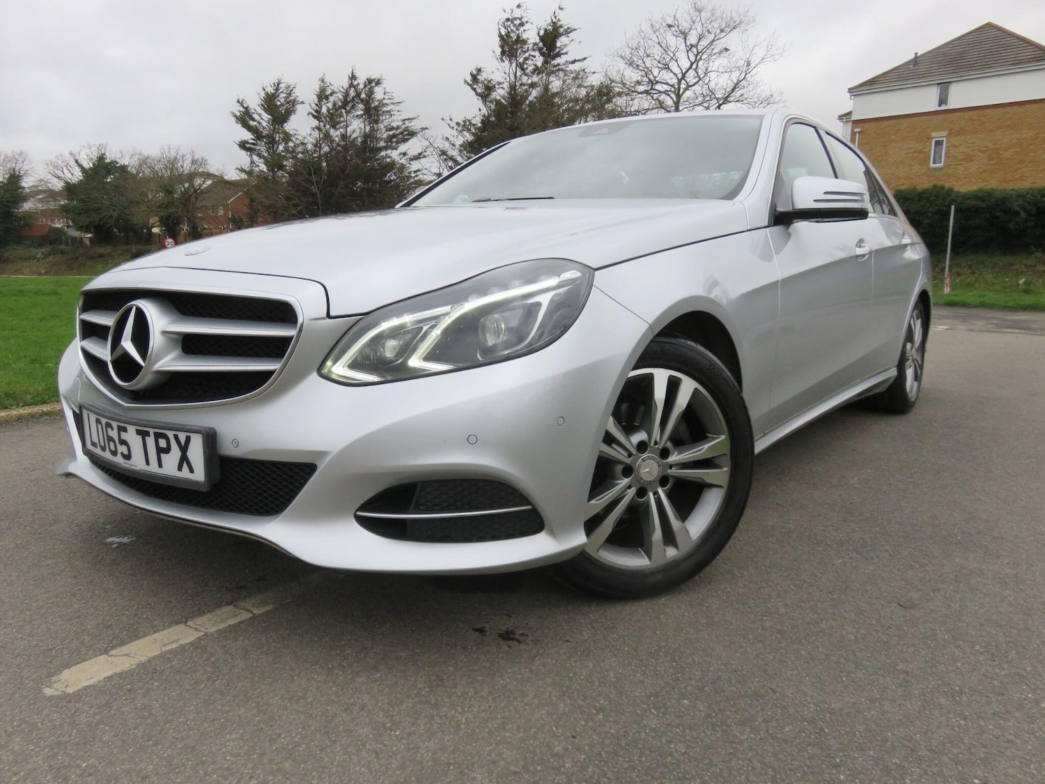 Used Mercedes-Benz E Class for sale - 77705305: Photo 2