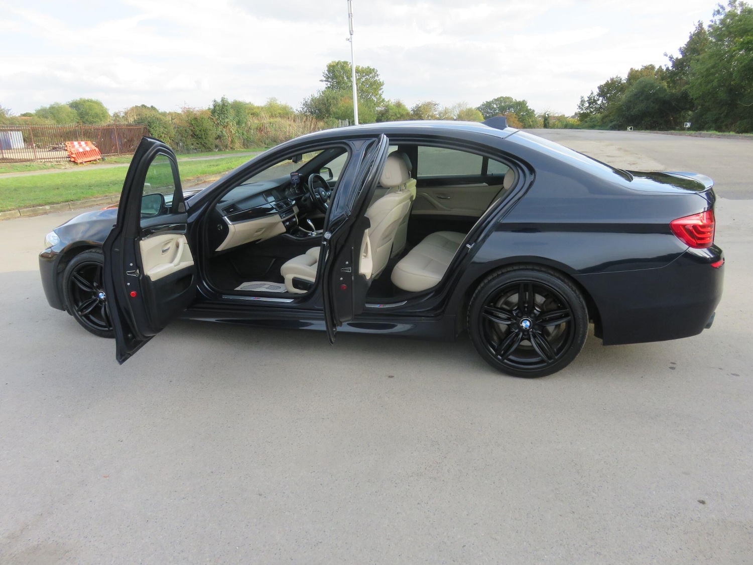 Used BMW 5 Series 2014 for sale - 76259433: Photo 17