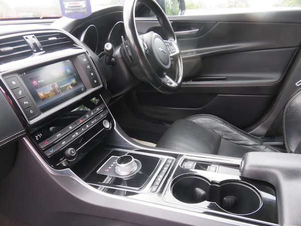 Used Jaguar XE 2016 for sale - 76226947: Photo 24