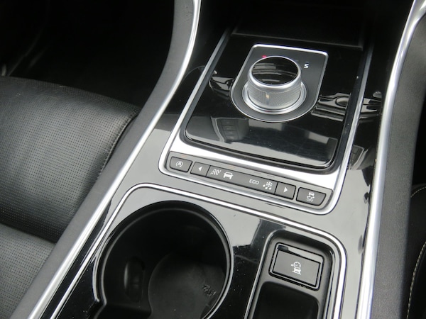 Used Jaguar XE 2016 for sale - 76226947: Photo 25