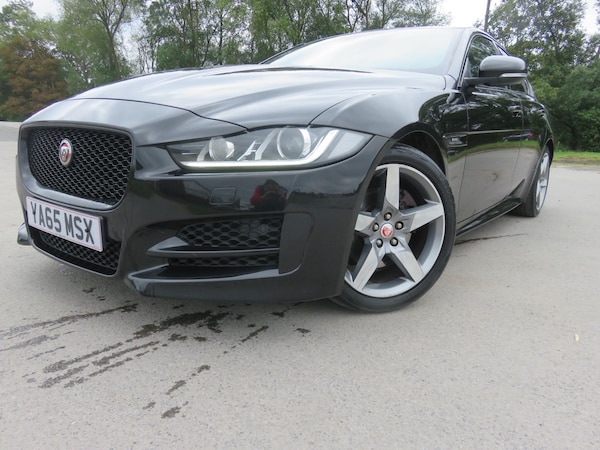 Used Jaguar XE 2016 for sale - 76226947: Photo 2