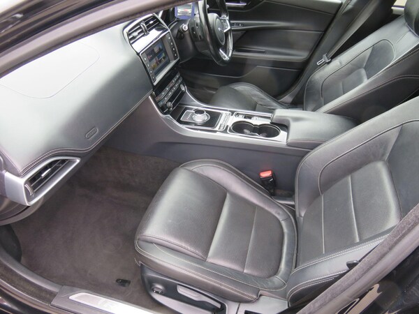 Used Jaguar XE 2016 for sale - 76226947: Photo 38