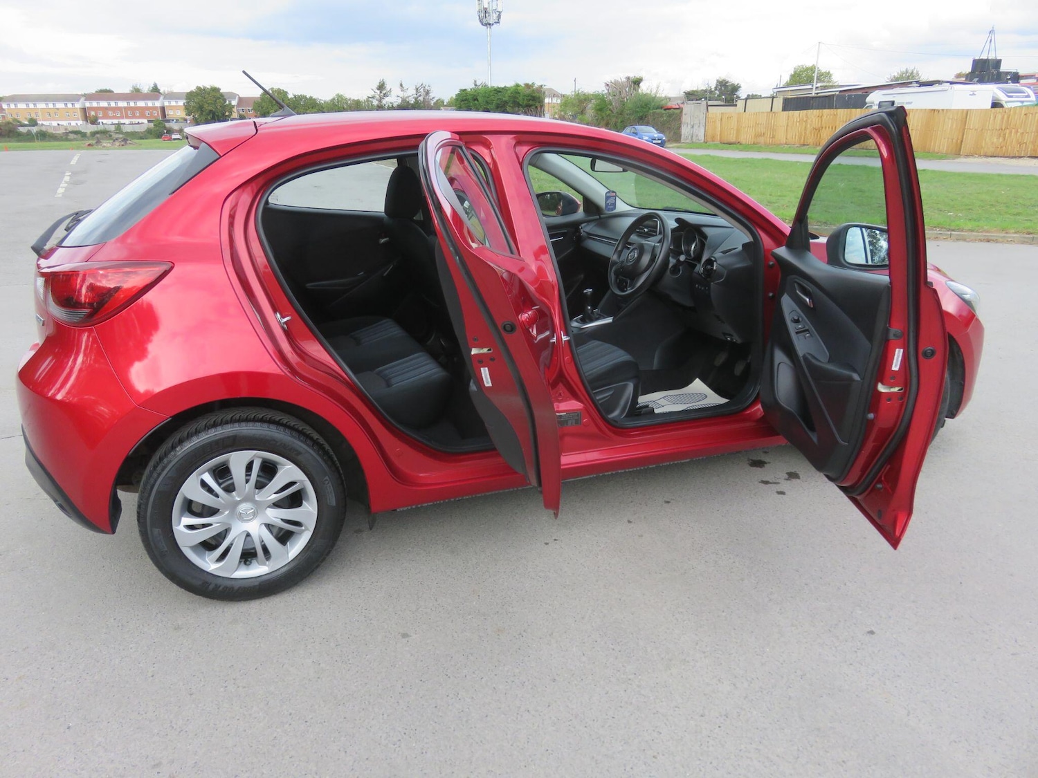 Used Mazda Mazda2 2016 for sale - 76094766: Photo 19