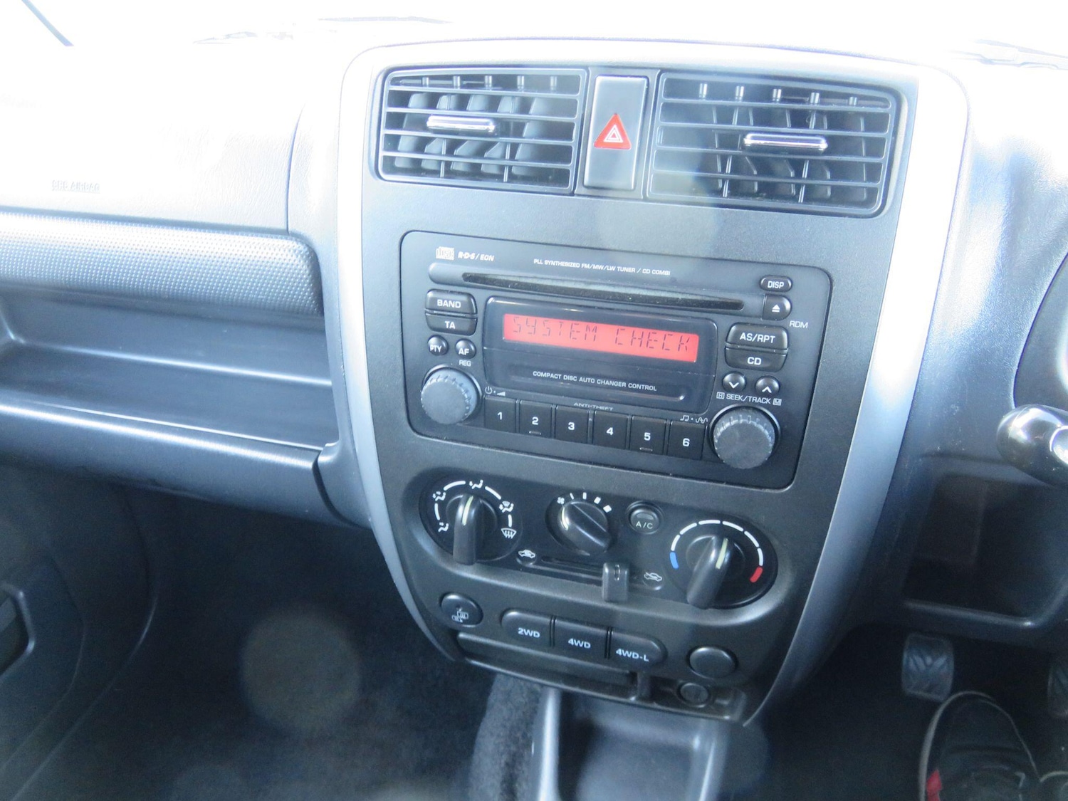 Used Suzuki Jimny 2007 for sale - 76975957: Photo 24