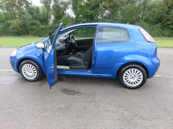 Used Fiat Punto Evo 2010 for sale - 75756371: Photo 17