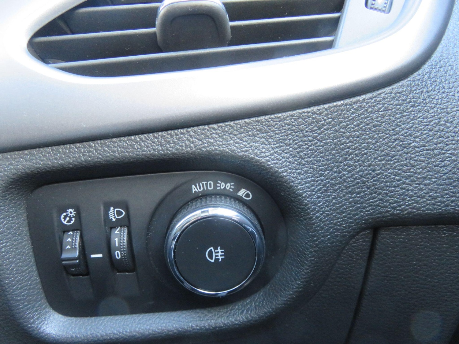 Used Vauxhall Astra 2016 for sale - 77119619: Photo 30