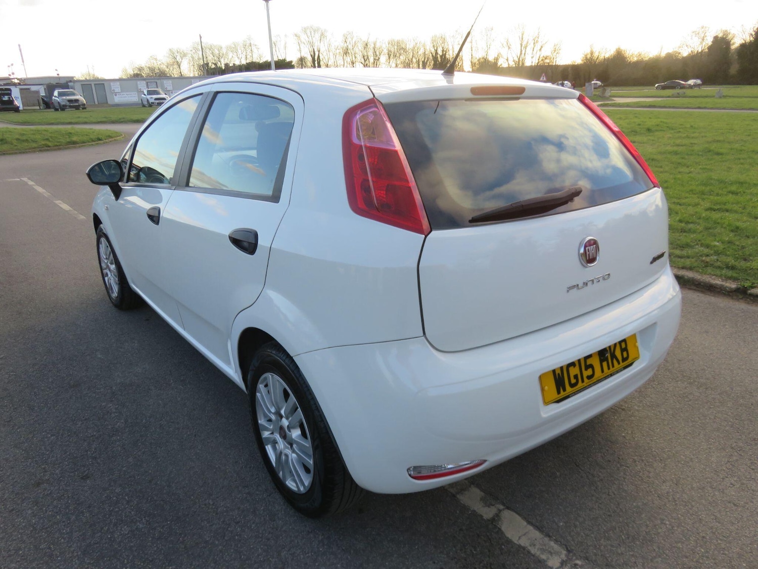 Used Fiat Punto 2015 for sale - 77102051: Photo 14