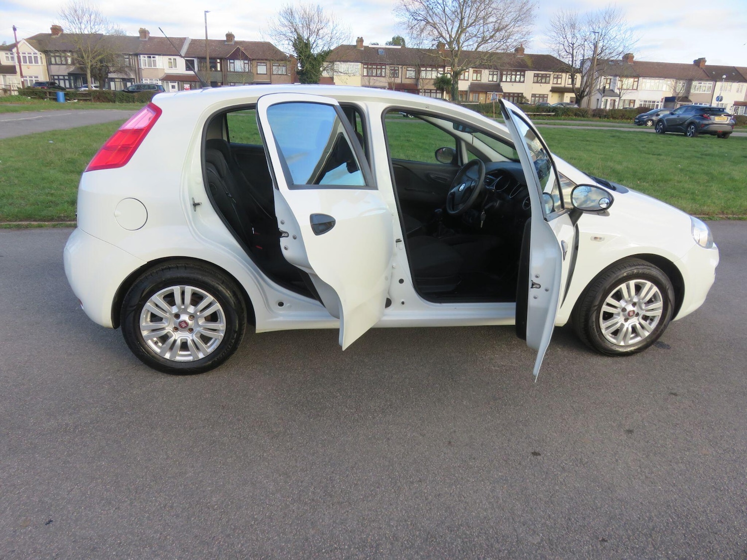Used Fiat Punto 2015 for sale - 77102051: Photo 19