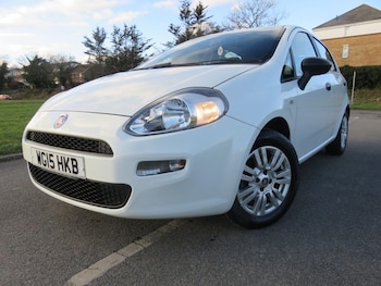 Used Fiat Punto 2015 for sale - 77102051: Photo