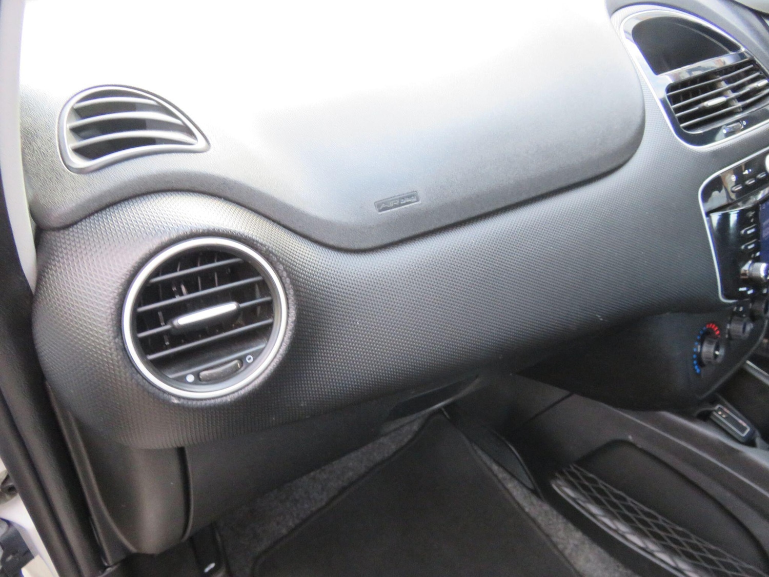 Used Fiat Punto 2015 for sale - 77102051: Photo 35