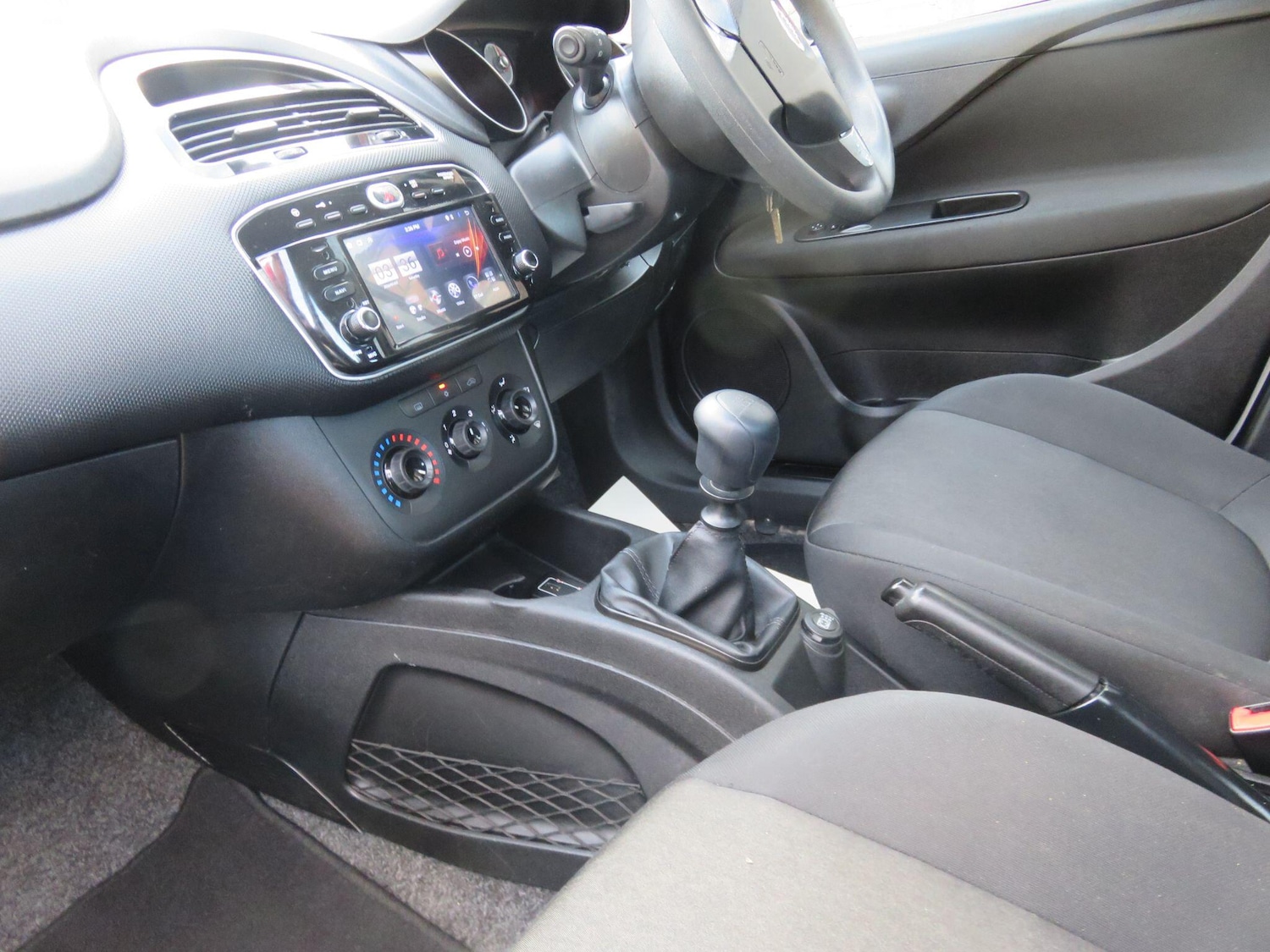 Used Fiat Punto 2015 for sale - 77102051: Photo 36