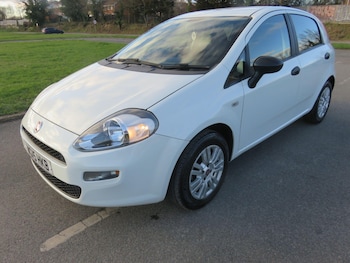 Used Fiat Punto 2015 for sale - 77102051: Photo