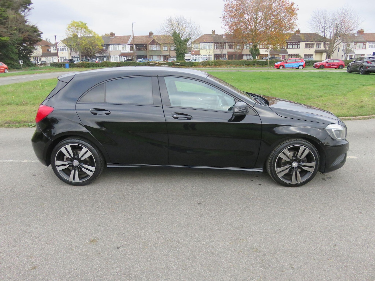 Used Mercedes-Benz A-Class 2014 for sale - 76550587: Photo 11