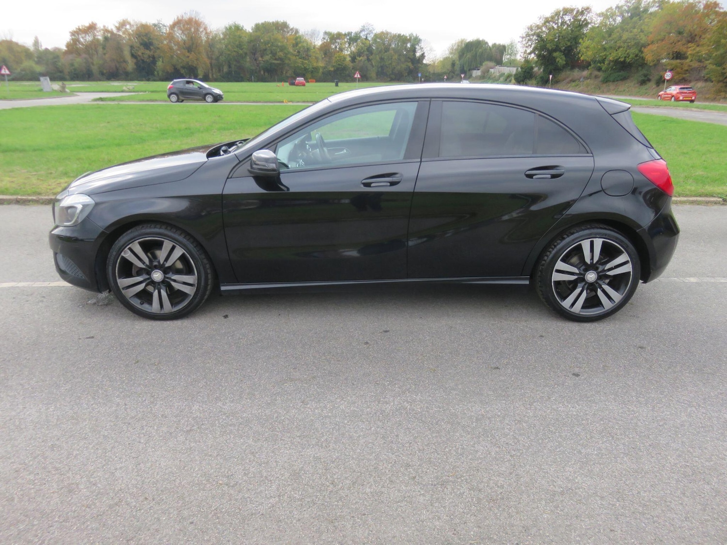 Used Mercedes-Benz A-Class 2014 for sale - 76550587: Photo 15