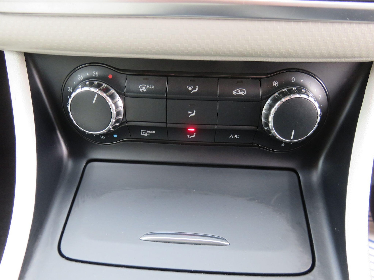 Used Mercedes-Benz A-Class 2014 for sale - 76550587: Photo 28