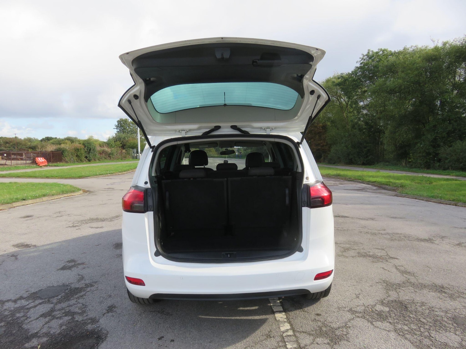Used Vauxhall Zafira Tourer 2016 for sale - 76094120: Photo 18