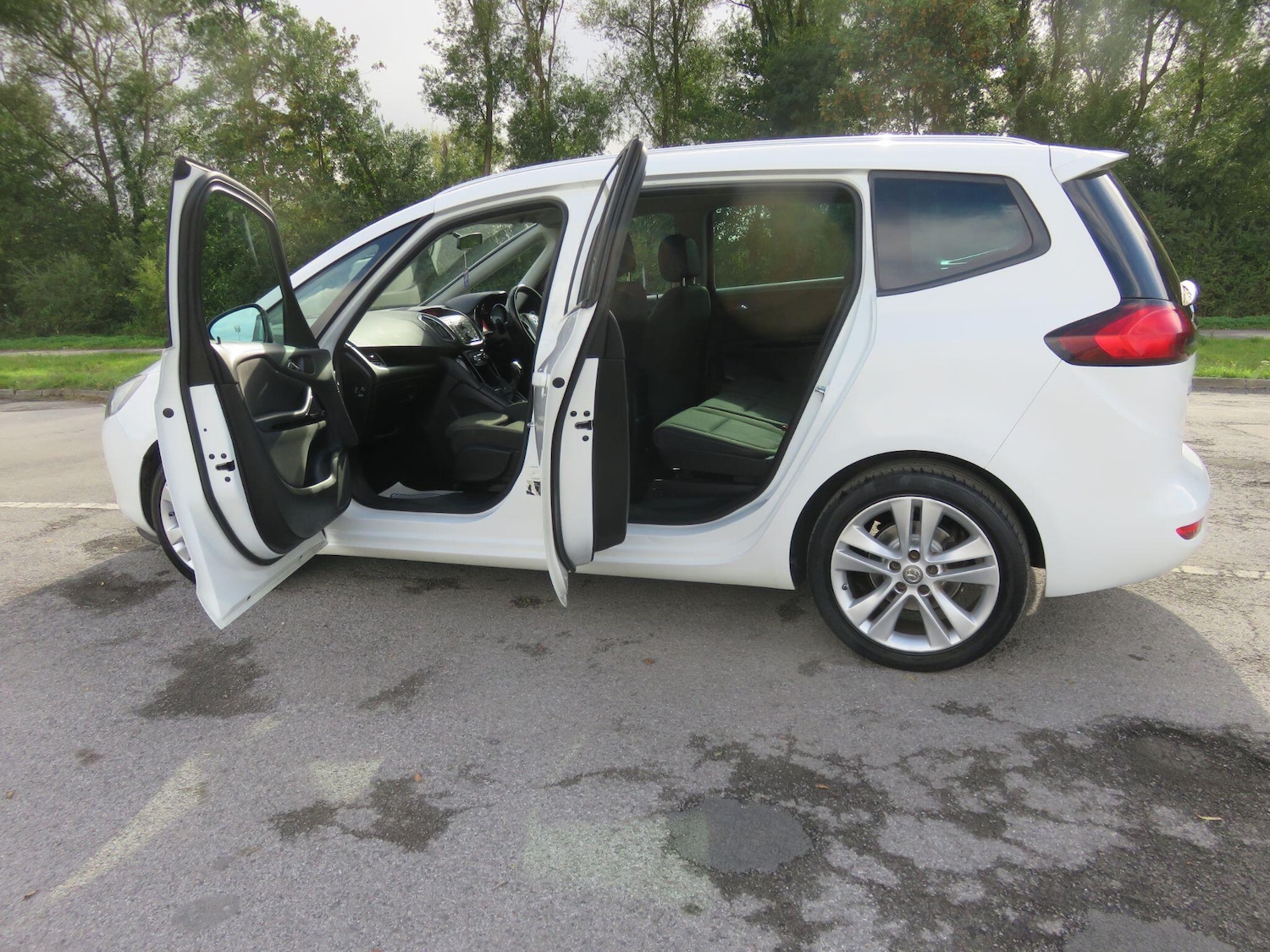 Used Vauxhall Zafira Tourer 2016 for sale - 76094120: Photo 20