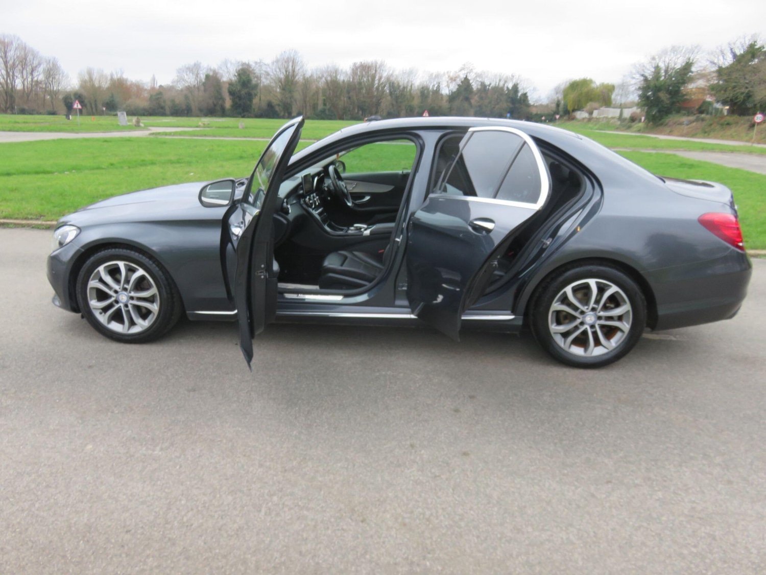 Used Mercedes-Benz C Class 2016 for sale - 76953612: Photo 17