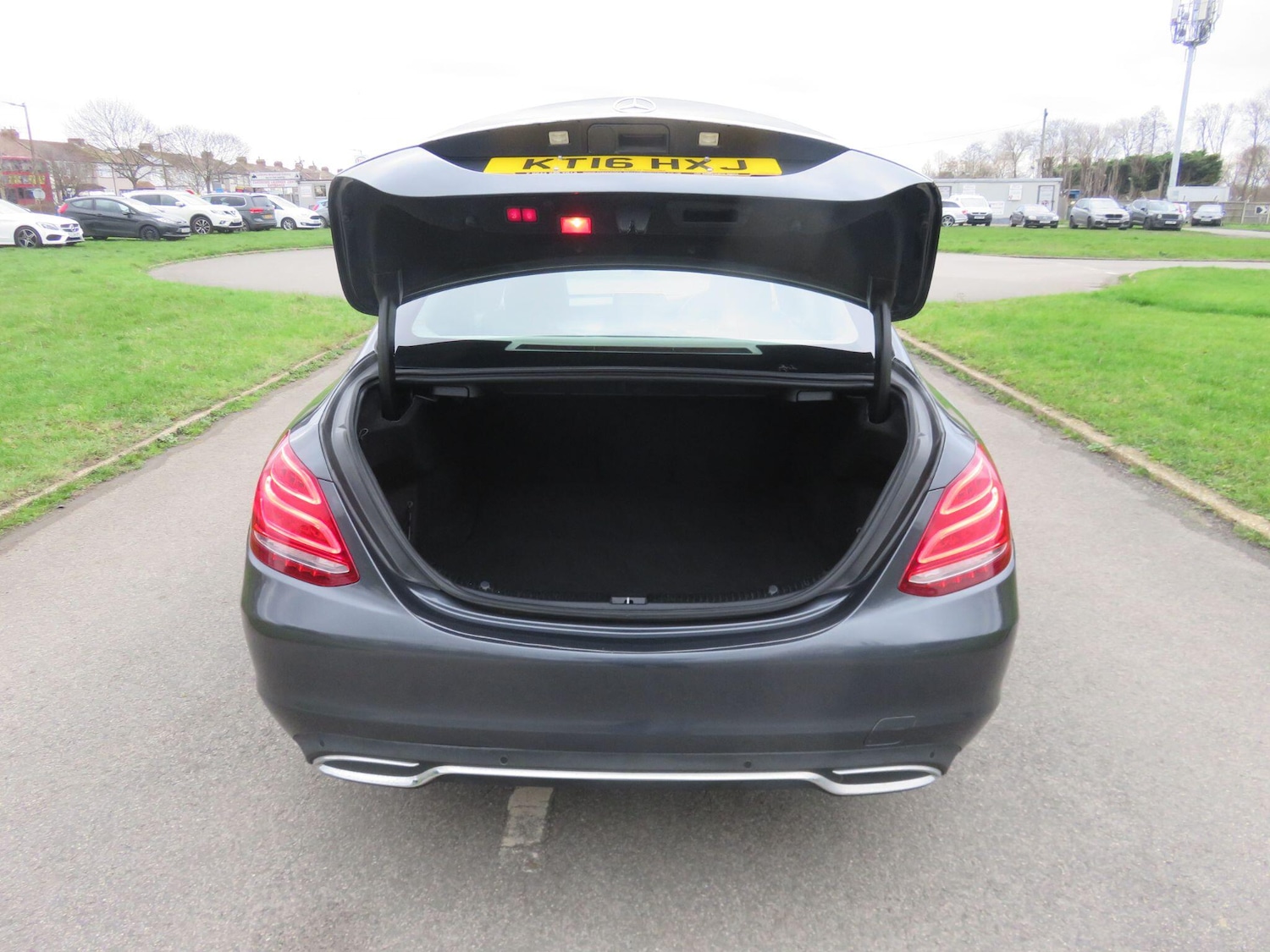 Used Mercedes-Benz C Class 2016 for sale - 76953612: Photo 18