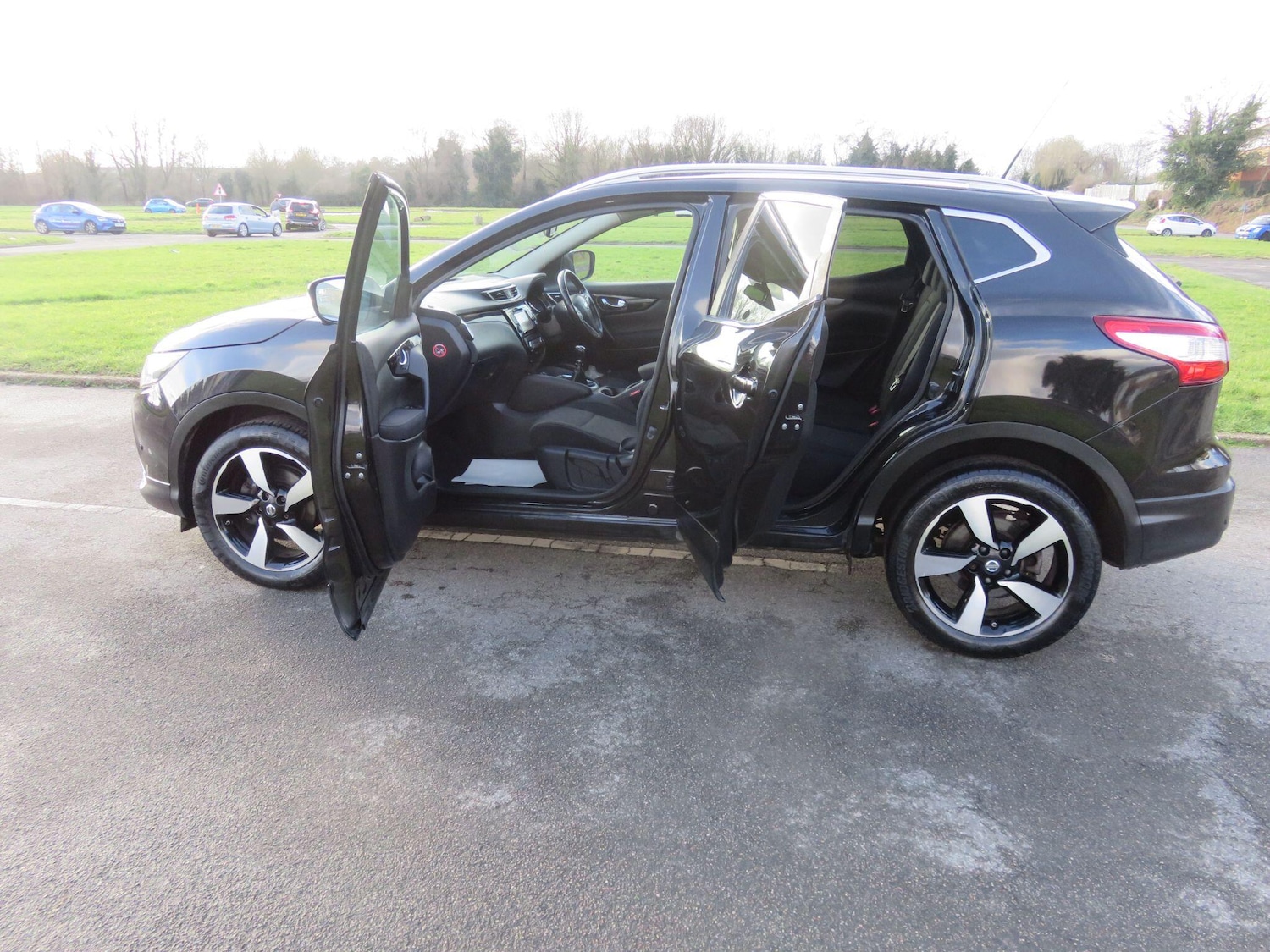 Used Nissan Qashqai 2015 for sale - 77238518: Photo 17