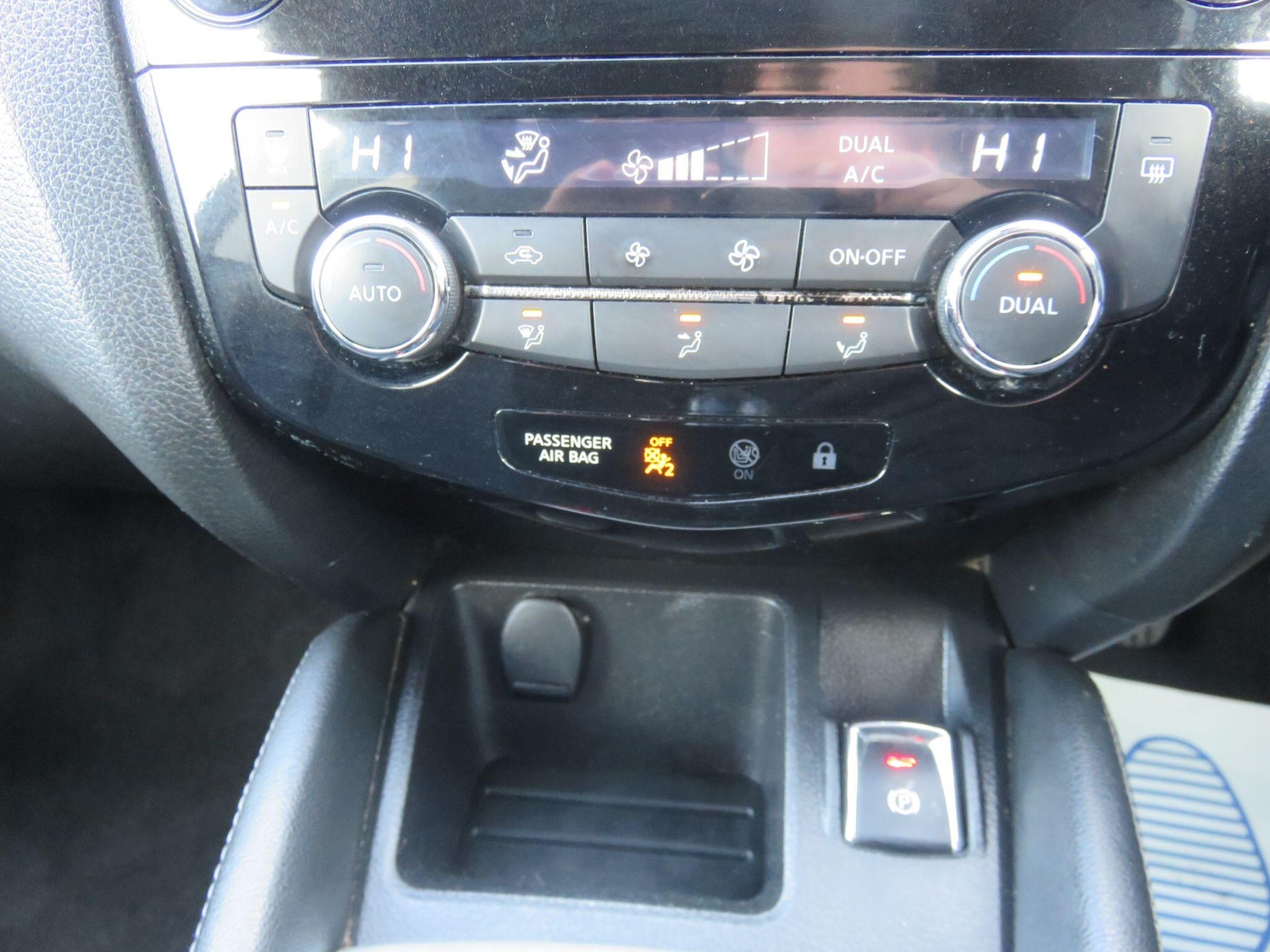 Used Nissan Qashqai 2015 for sale - 77238518: Photo 32