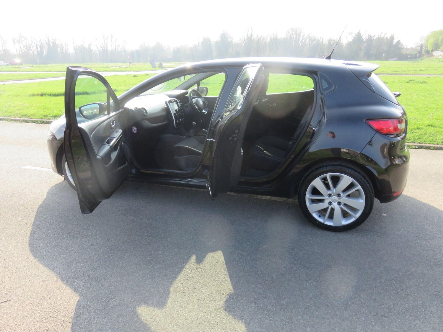 Used Renault Clio for sale - 77977791: Photo 17