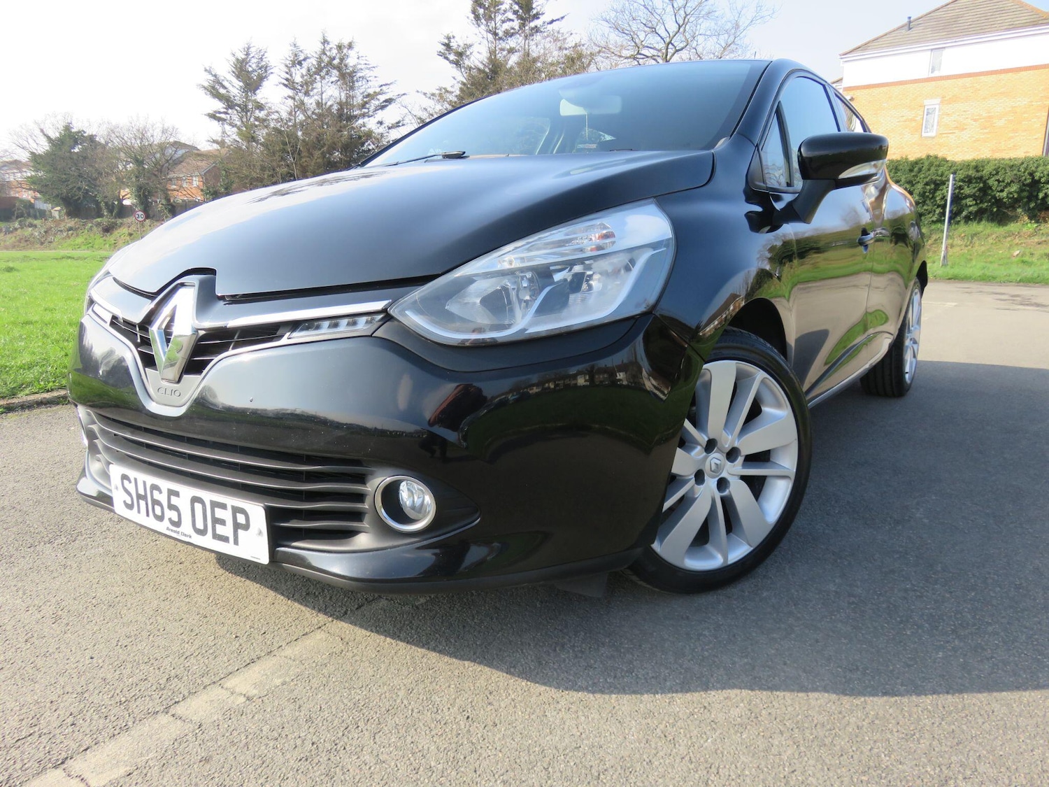 Used Renault Clio for sale - 77977791: Photo 2