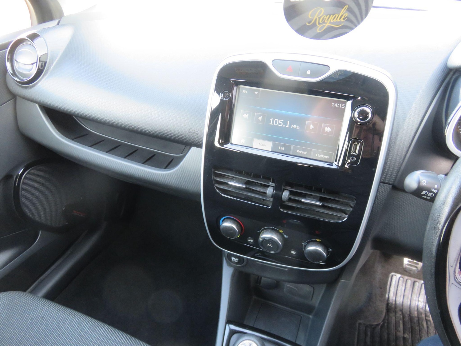 Used Renault Clio for sale - 77977791: Photo 25