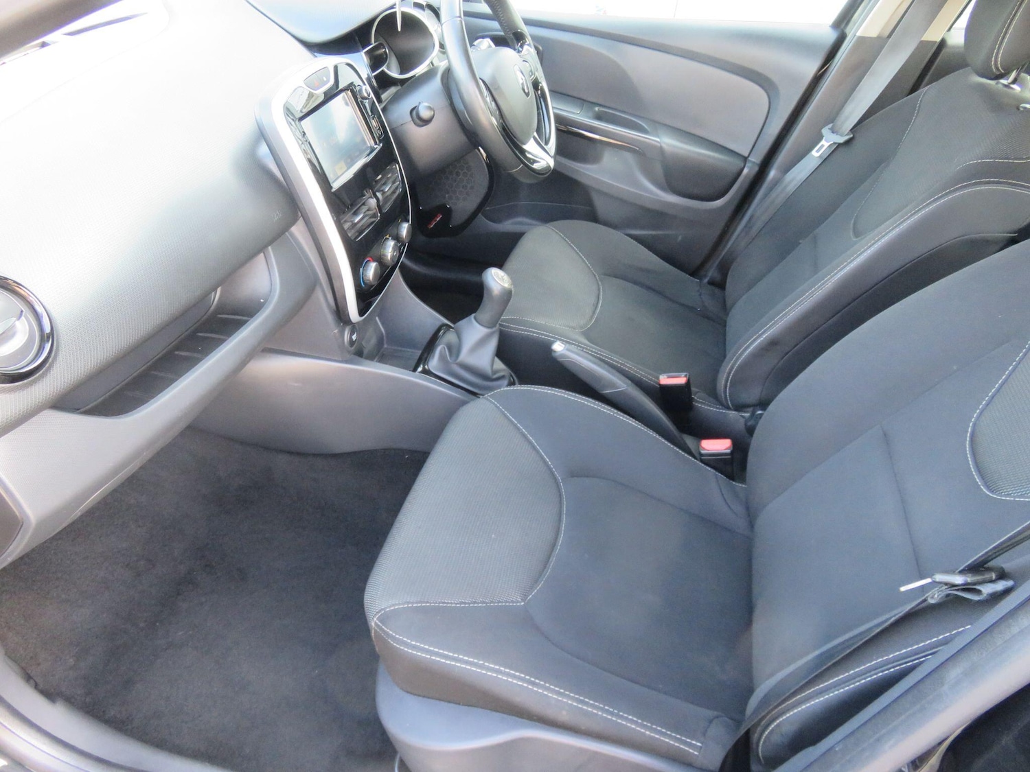 Used Renault Clio for sale - 77977791: Photo 33