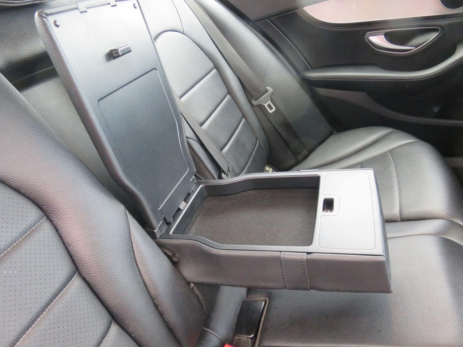 Used Mercedes-Benz C Class 2014 for sale - 77794106: Photo 56