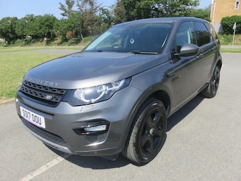 Used Land Rover Discovery Sport 2017 for sale - 79062038: Photo