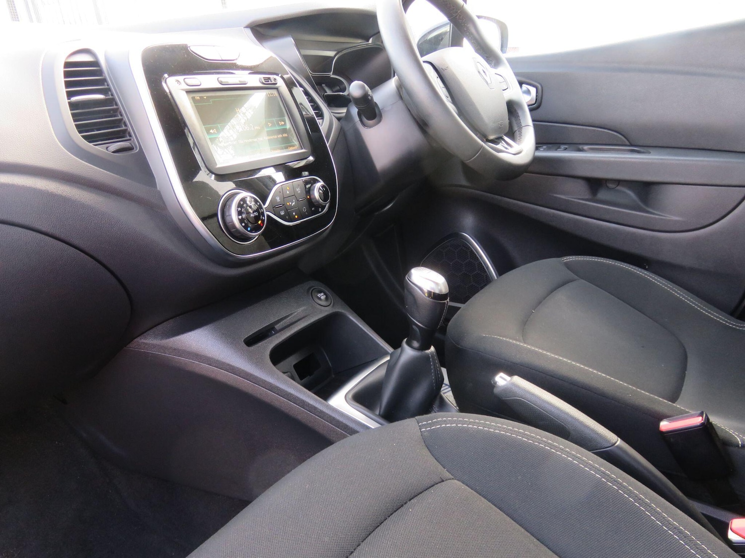 Used Renault Captur 2019 for sale - 77671328: Photo 36