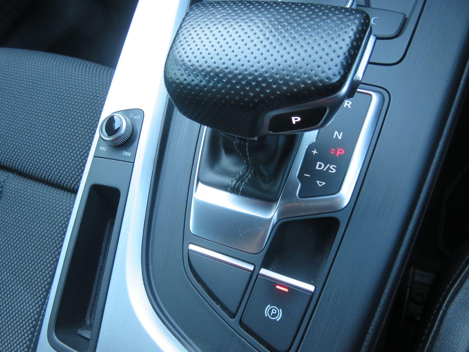 Used Audi A4 2016 for sale - 77330928: Photo 39