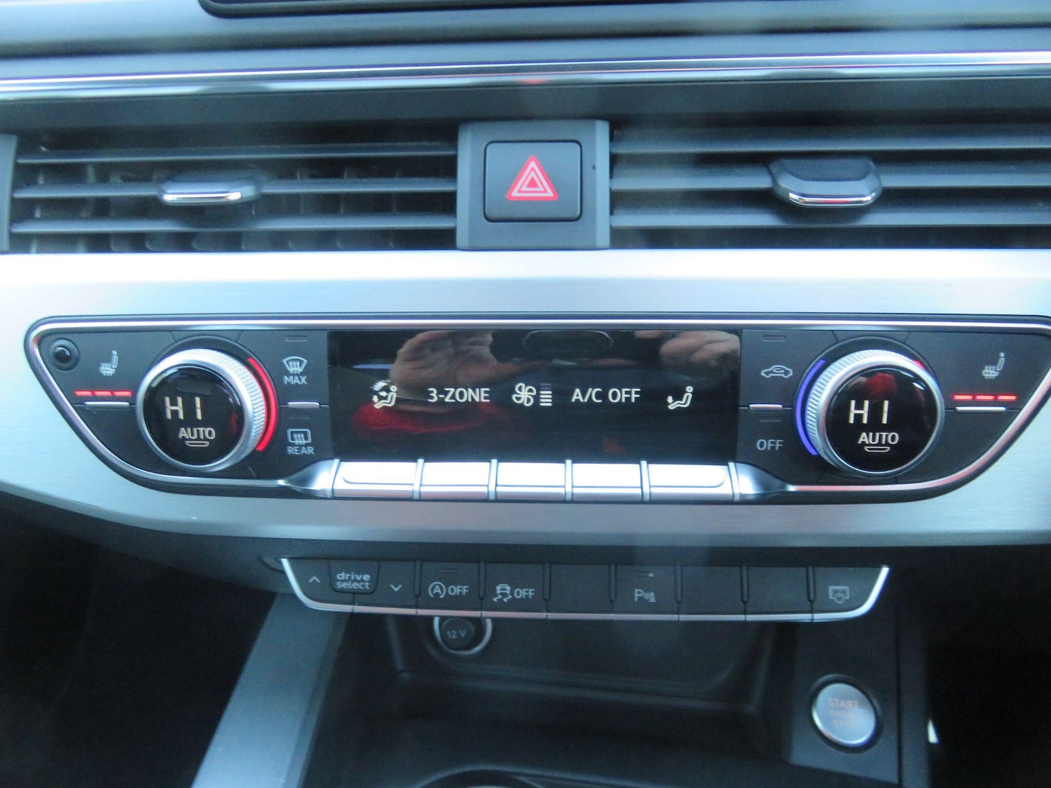 Used Audi A4 2016 for sale - 77330928: Photo 42