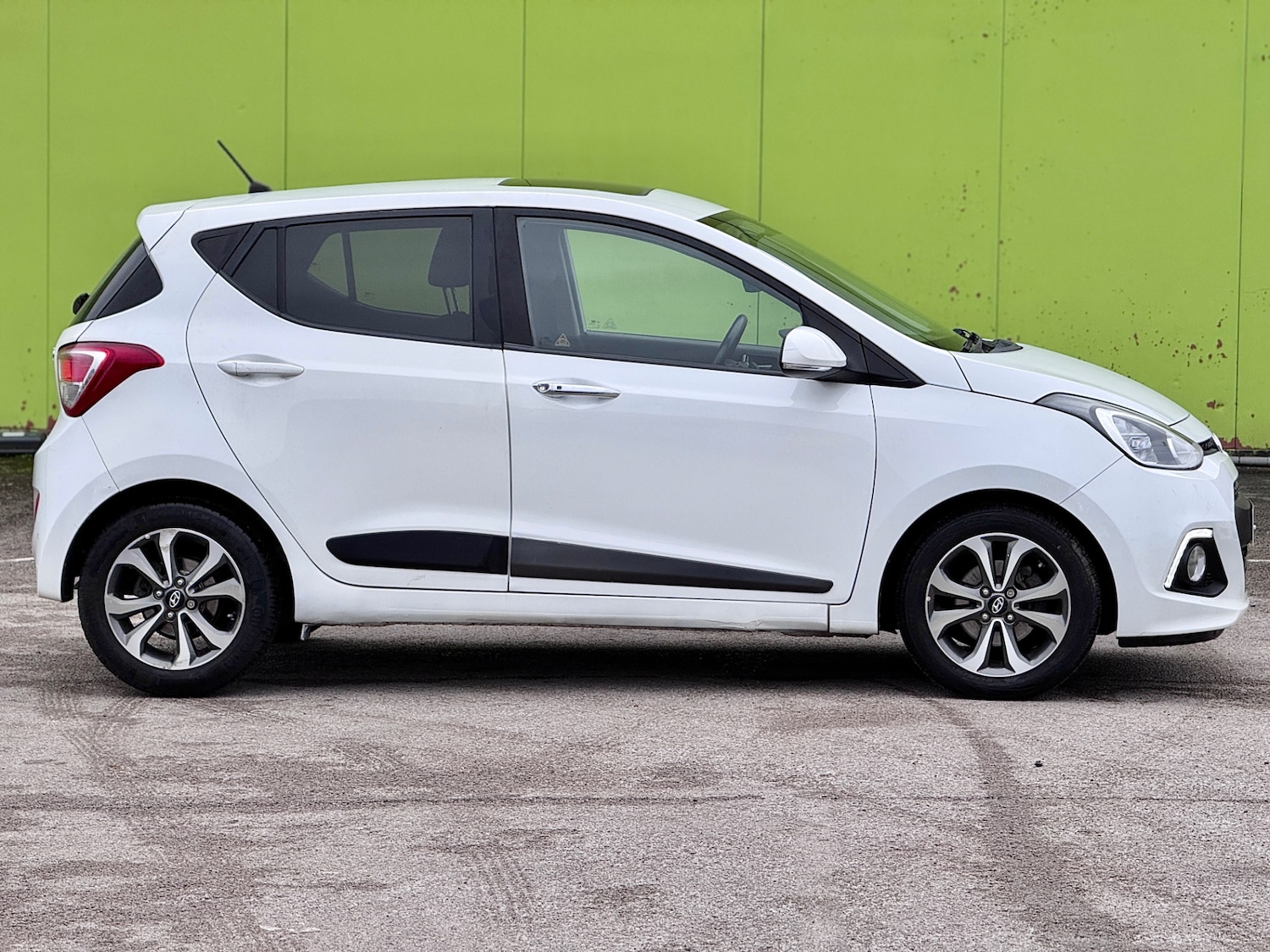 Used Hyundai i10 2015 for sale - 77426218: Photo 4