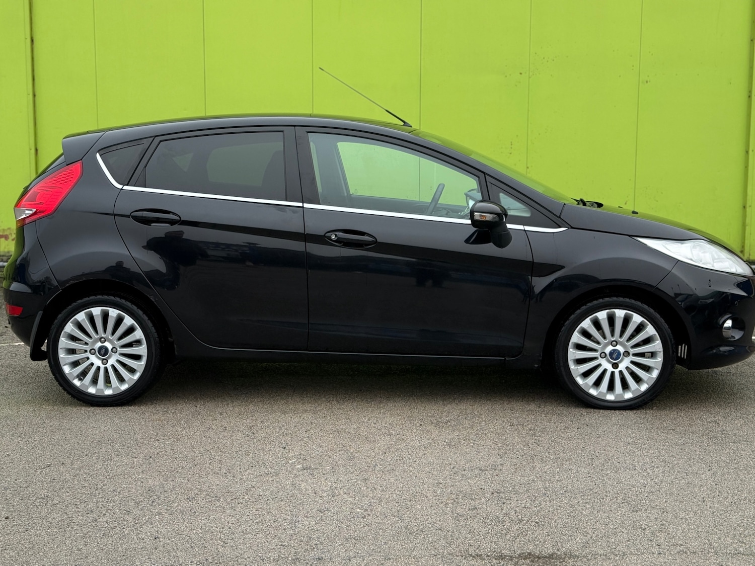 Used Ford Fiesta 2010 for sale - 77041042: Photo 8