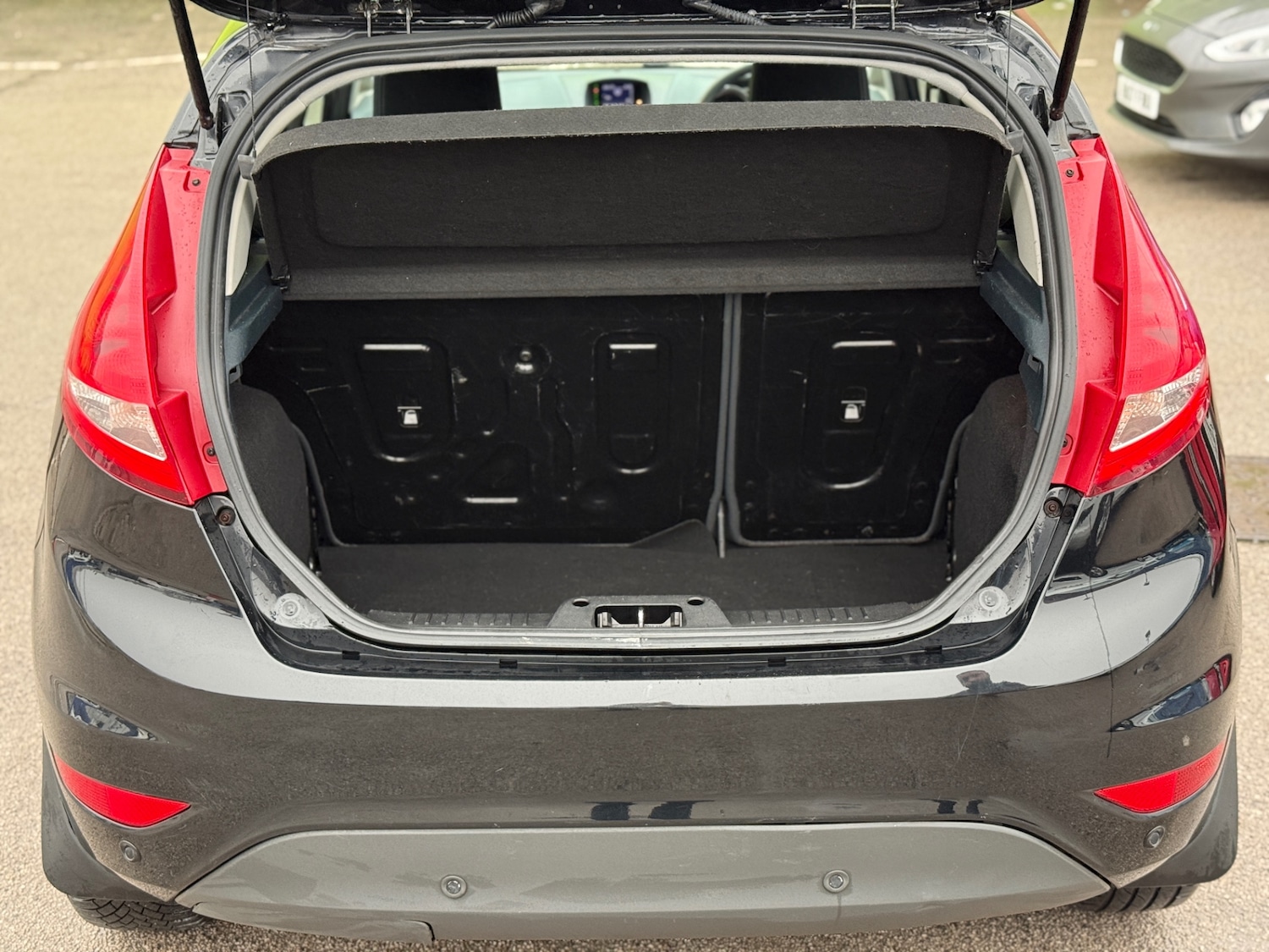 Used Ford Fiesta 2010 for sale - 77041042: Photo 9