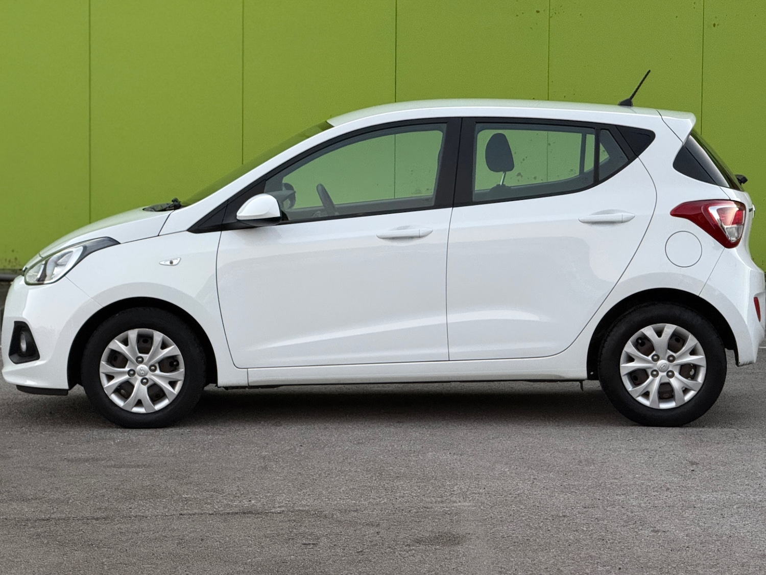 Used Hyundai i10 2016 for sale - 77157248: Photo 4