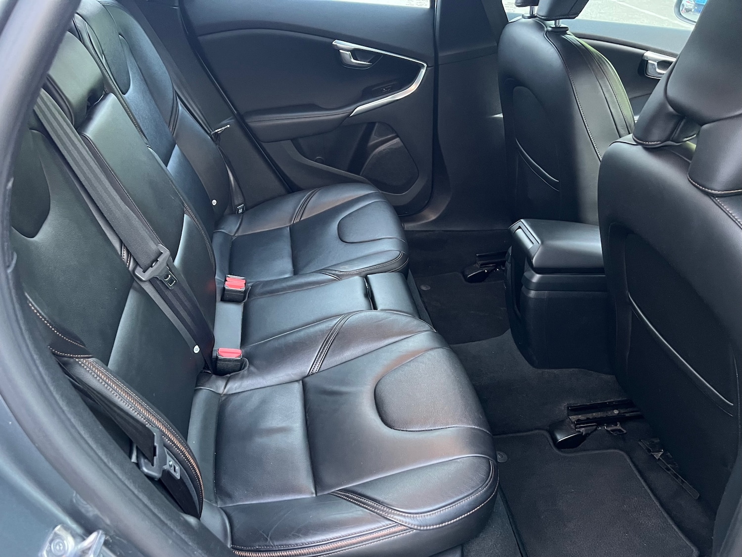 Used Volvo V40 2017 for sale - 76294396: Photo 11