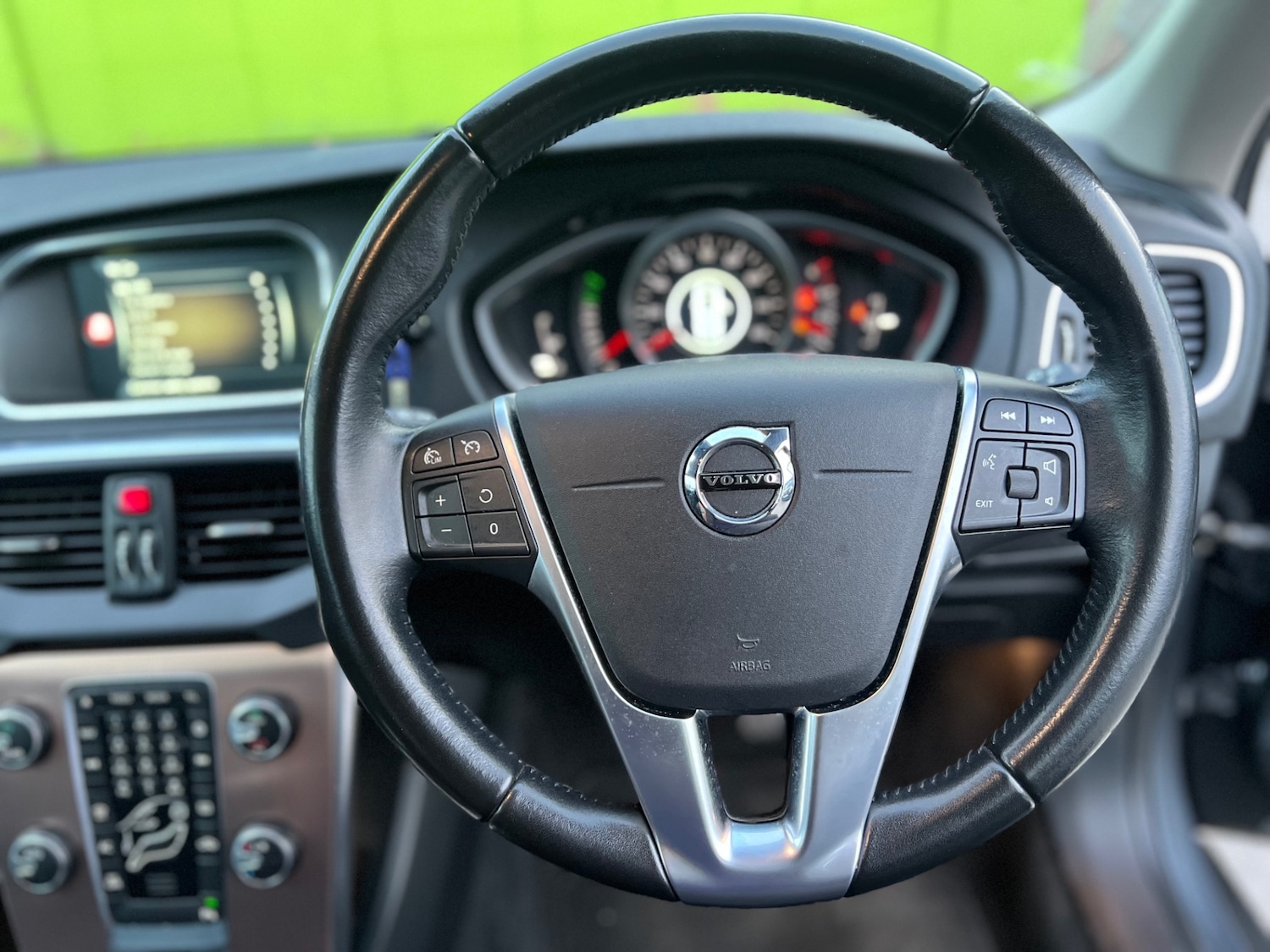 Used Volvo V40 2017 for sale - 76294396: Photo 21
