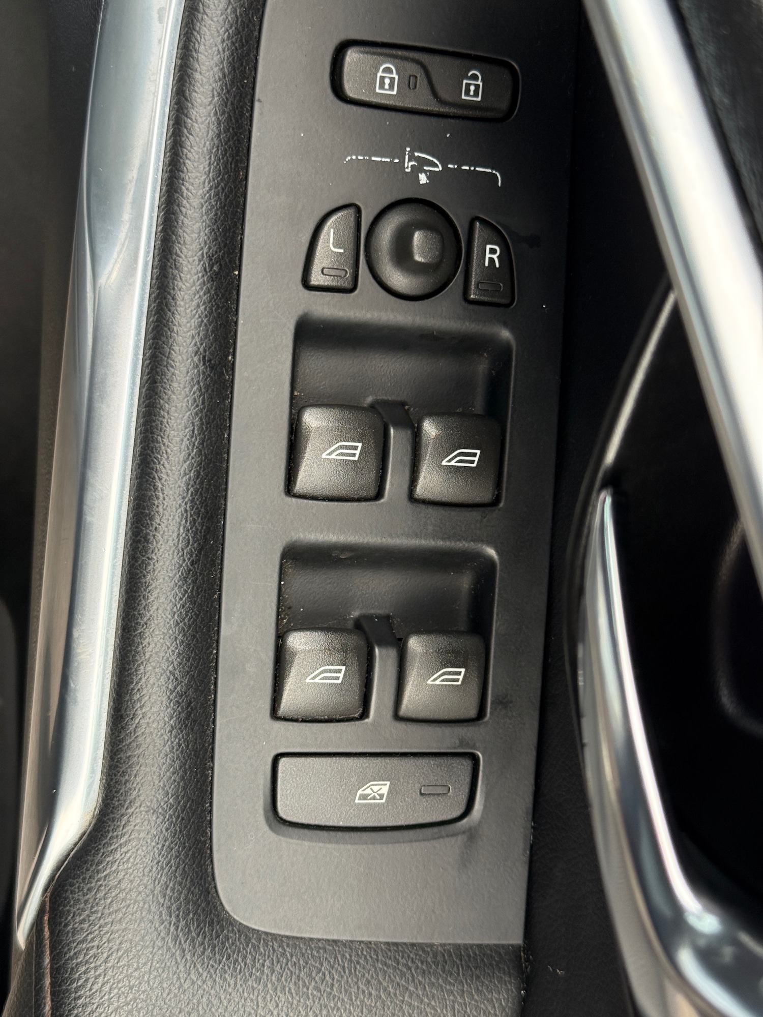 Used Volvo V40 2015 for sale - 77564327: Photo 15