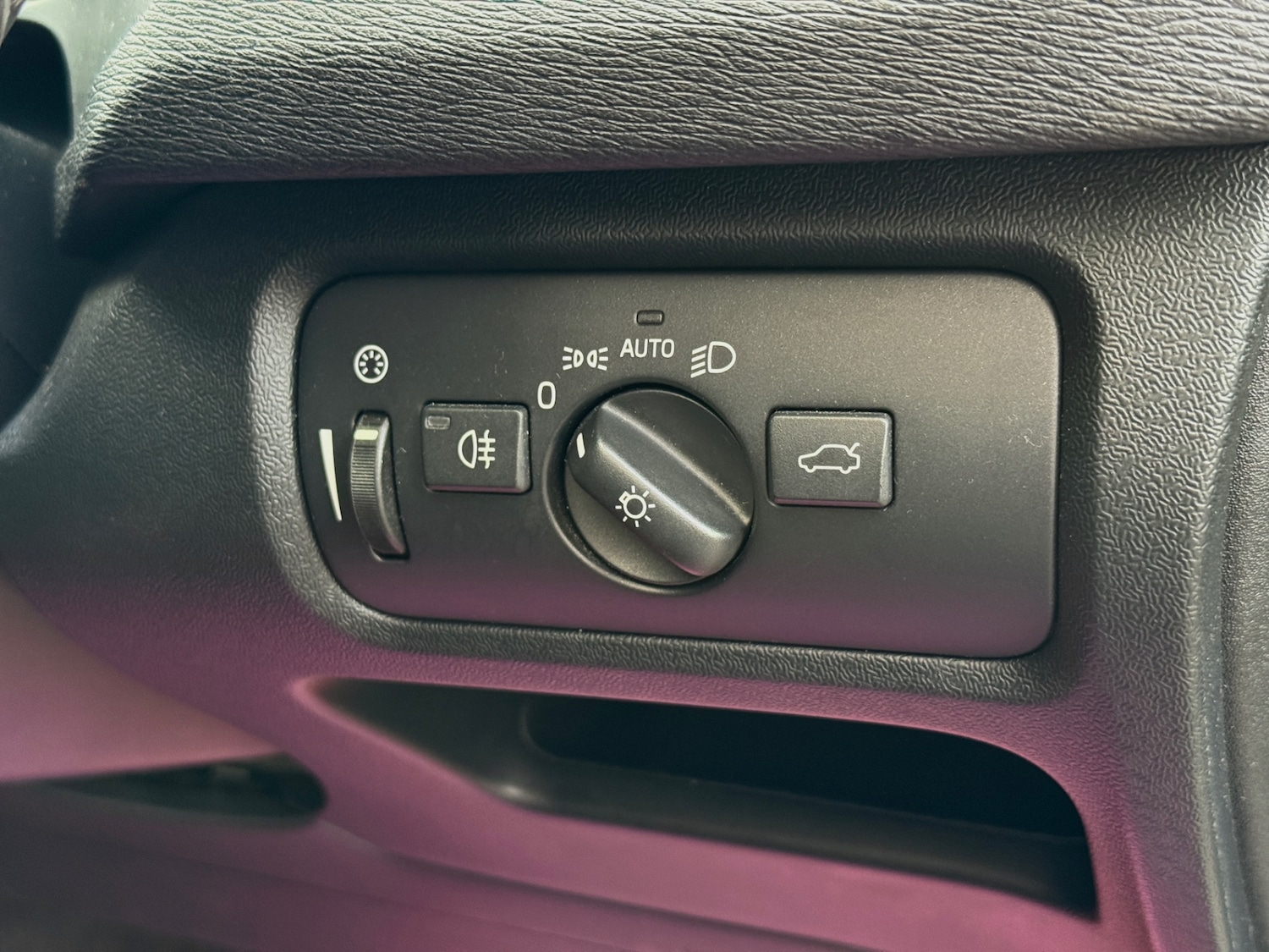 Used Volvo V40 2015 for sale - 77564327: Photo 16