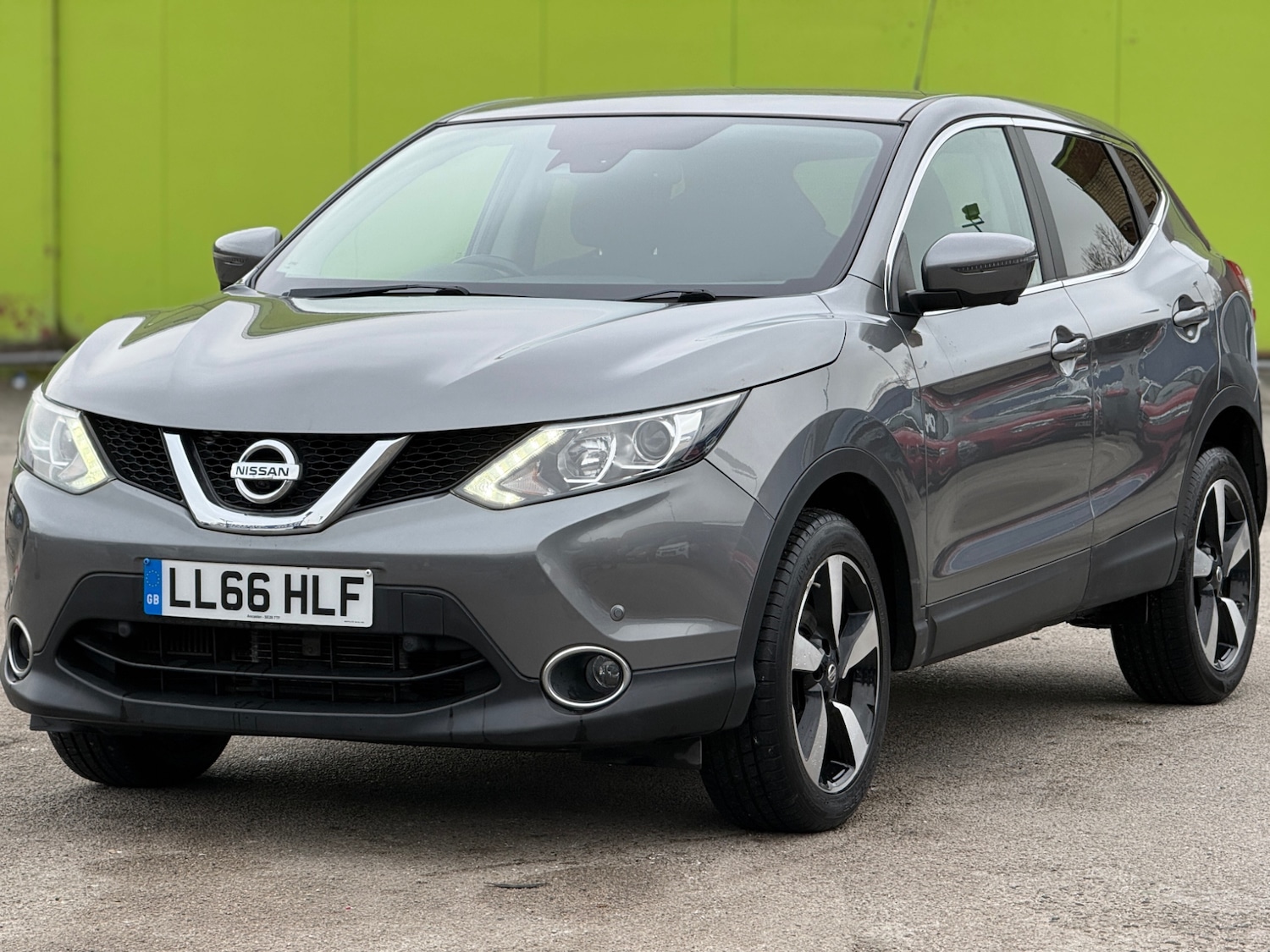Used Nissan Qashqai 2016 for sale - 77918215: Photo 2
