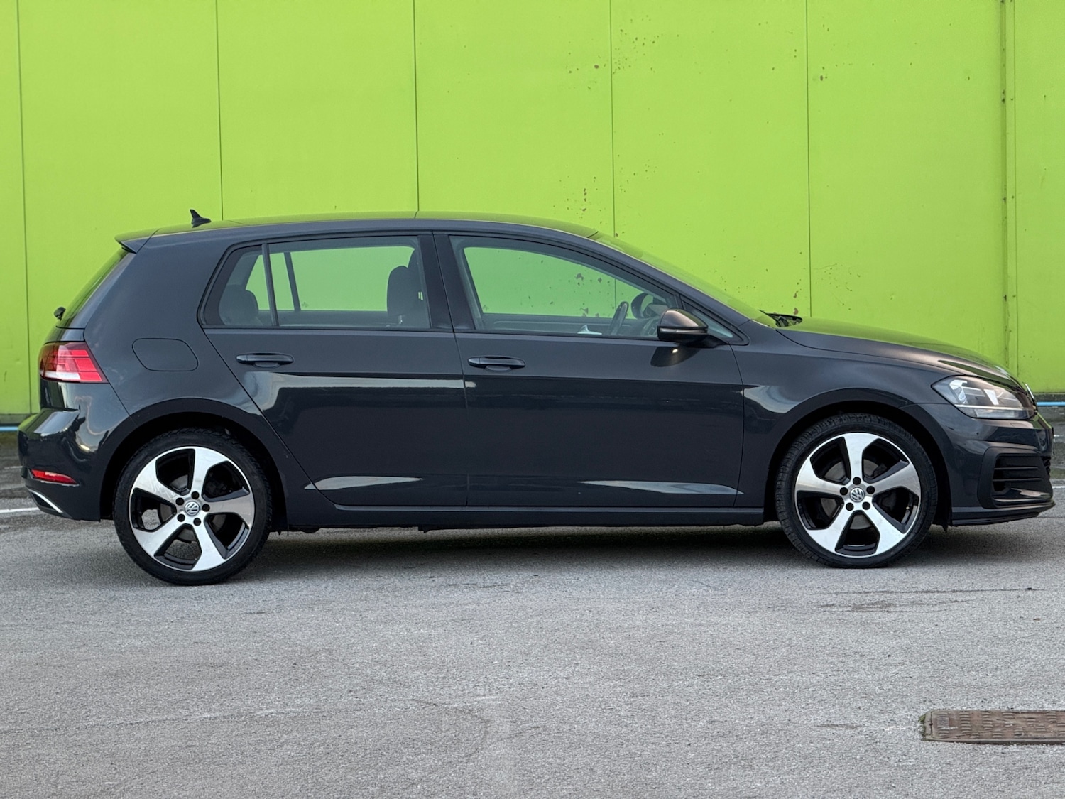 Used Volkswagen Golf 2018 for sale - 76428435: Photo 7