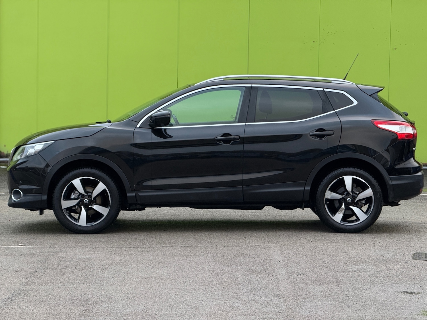 Used Nissan Qashqai 2016 for sale - 77247678: Photo 9