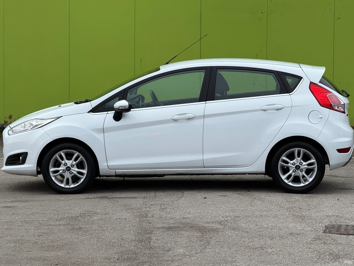 Used Ford Fiesta 2016 for sale - 77834670: Photo 4