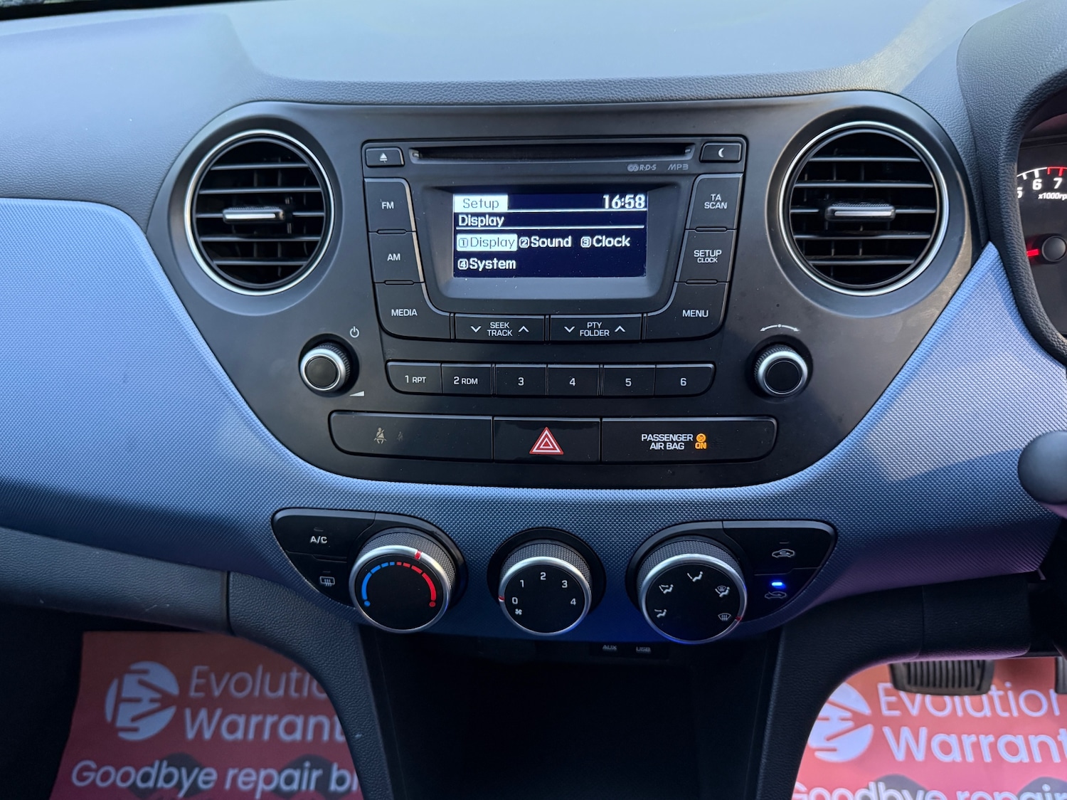 Used Hyundai i10 2014 for sale - 76526759: Photo 17