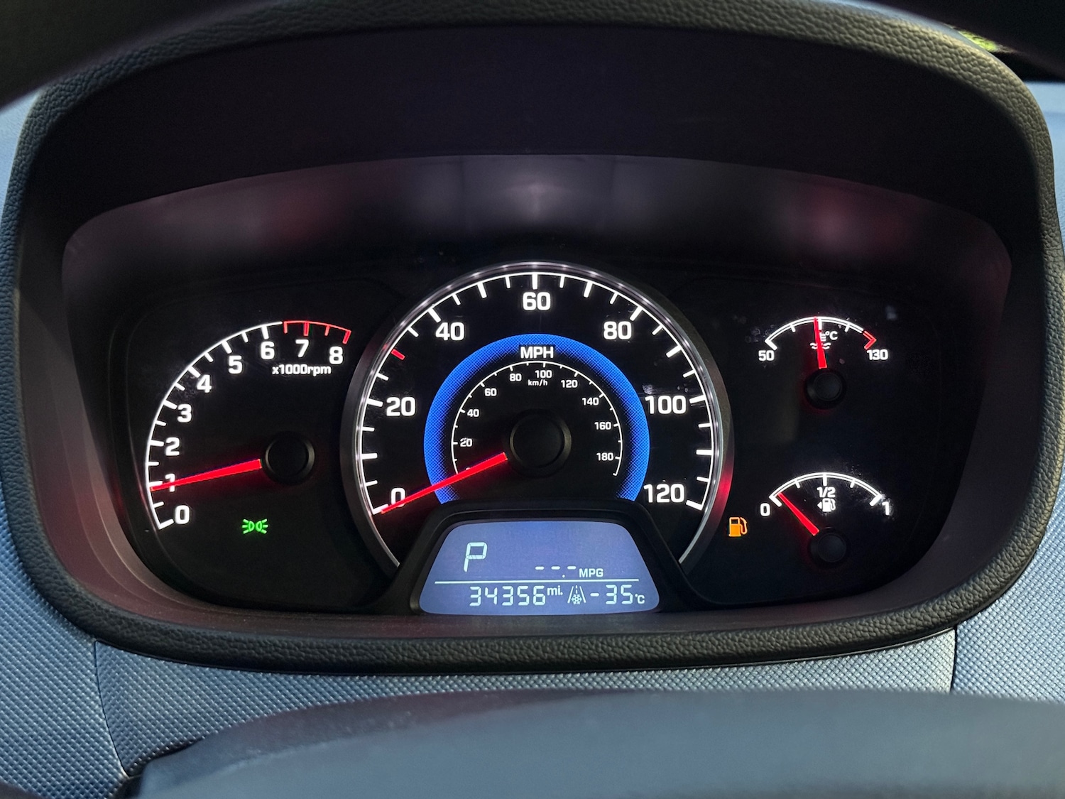 Used Hyundai i10 2014 for sale - 76526759: Photo 20