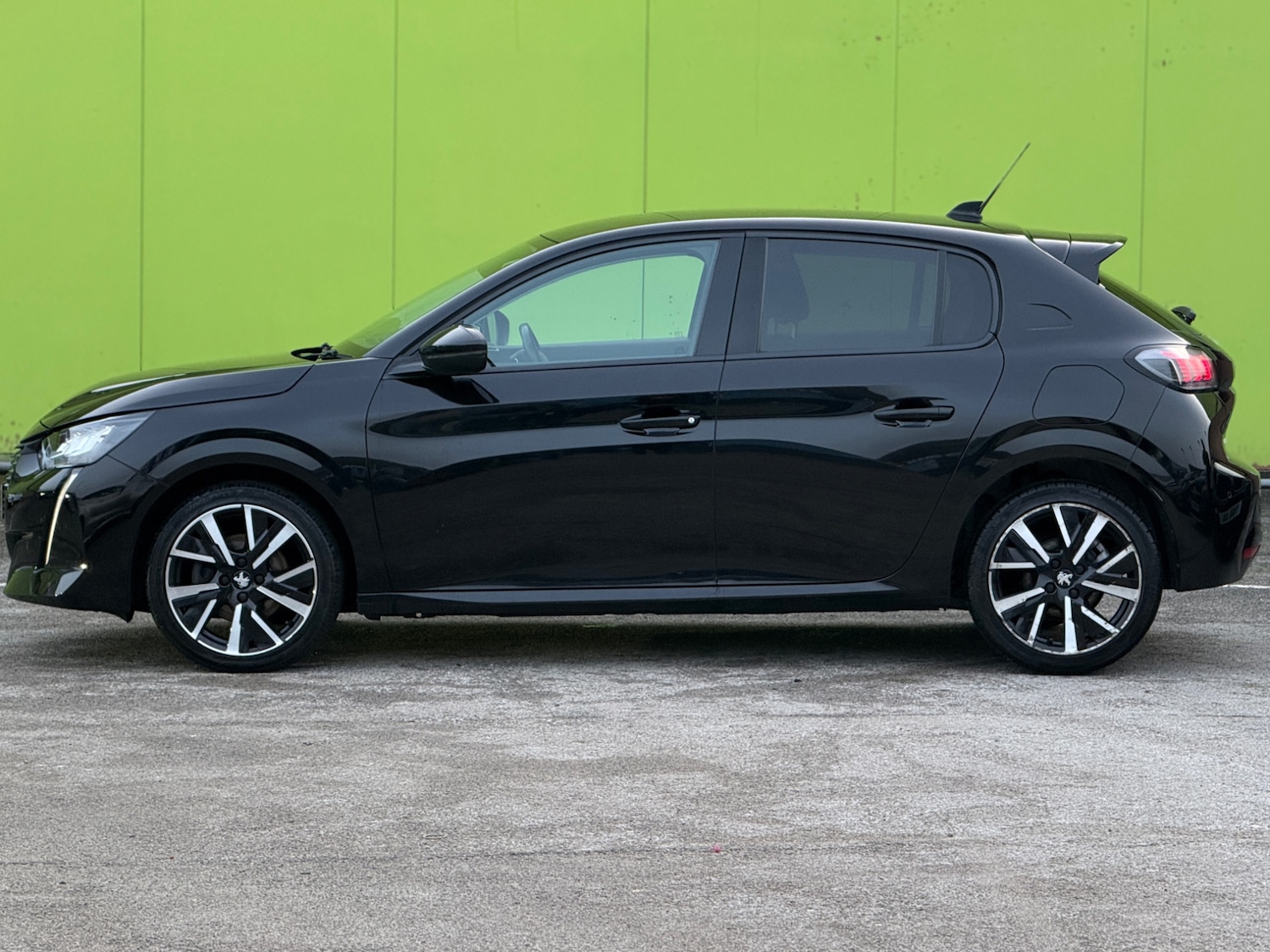 Used Peugeot 208 2020 for sale - 77564320: Photo 7