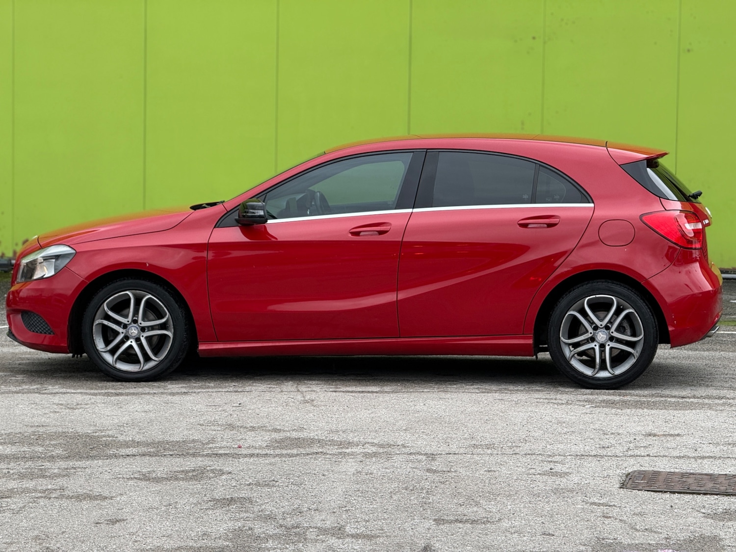 Used Mercedes-Benz A-Class 2015 for sale - 77547747: Photo 5